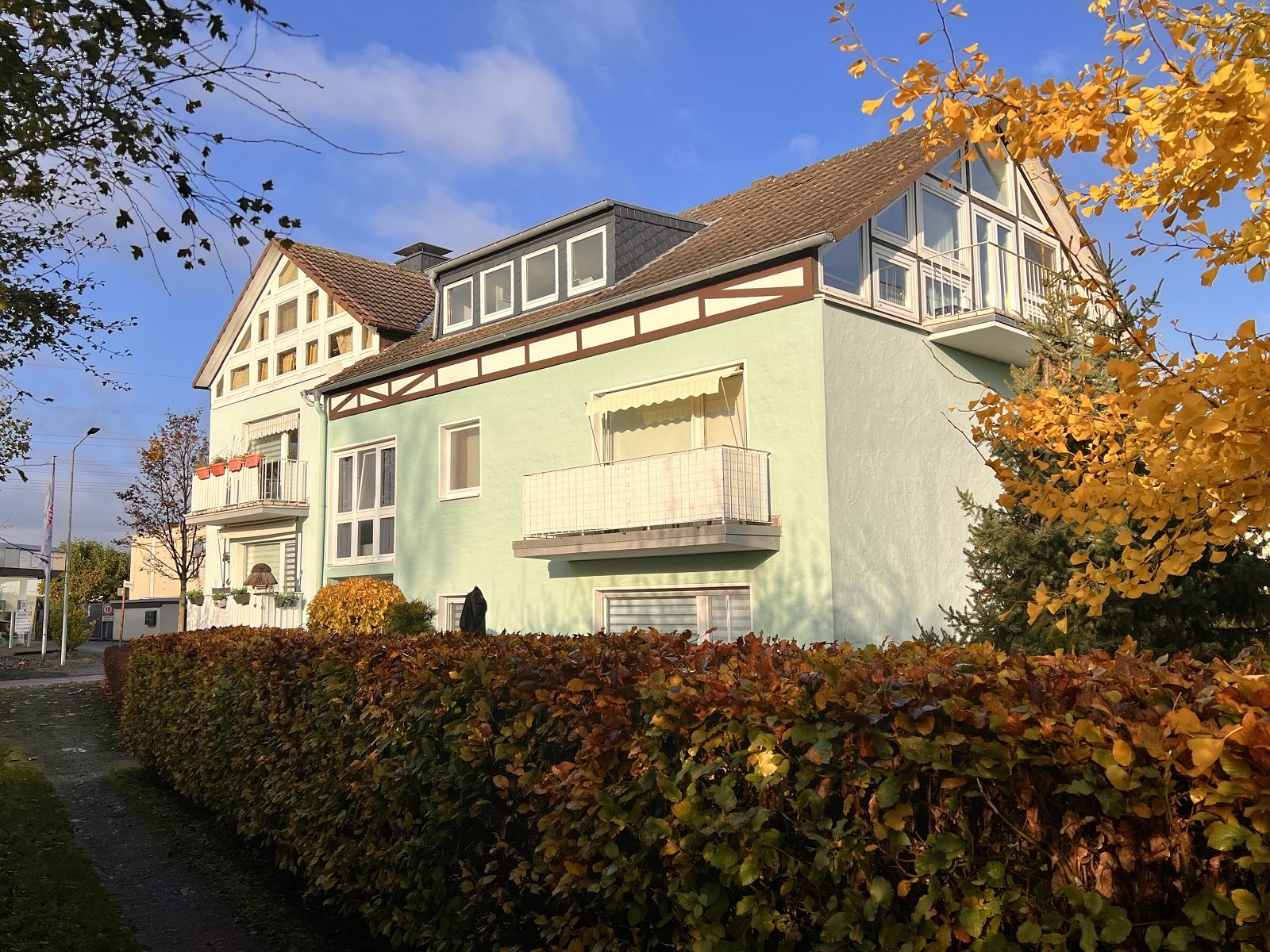 Wohn- und Gesch�fsthaus Solingen