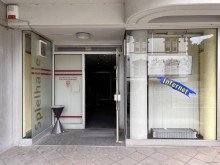 Eingang links - 1a Gewerbefl�che f�r Ladenlokal oder B�ro in Hilden
