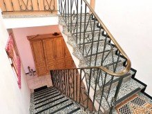 Treppenaufgang Viel Platz f�r Familie und Arbeit - Zweifamilienhaus mit B�ro in Neuss-Hoisten
