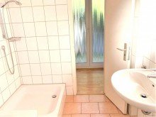 OG Bad Wohn- und Gesch�ftshaus mit Parkpl�tzen in Hilden-City
