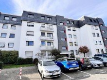 Hausansicht 2 Modernes Penthouse mit Sonne, Stil & Skylineblick