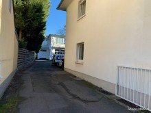 Hofeinfahrt Wohn- und Gesch�ftshaus mit Parkpl�tzen in Hilden-City