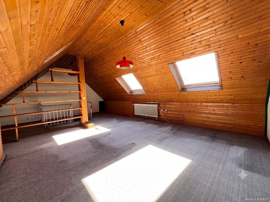 Spitzboden Doppelhaush�lfte Hilden