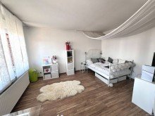 OG Wohnen Viel Platz f�r Familie und Arbeit - Zweifamilienhaus mit B�ro in Neuss-Hoisten
