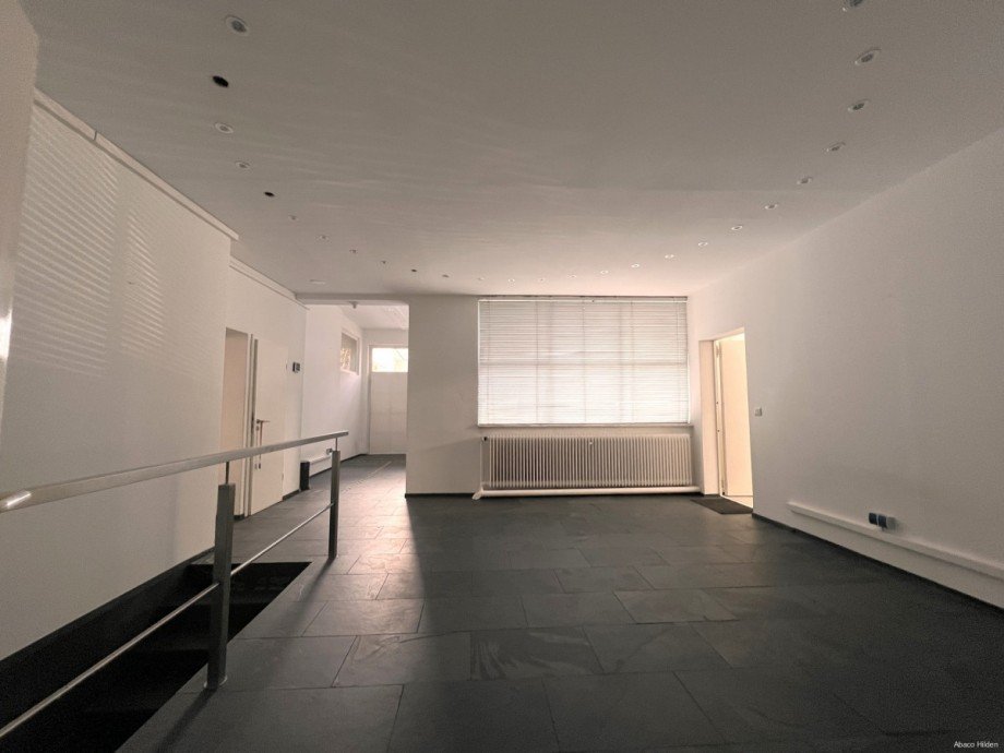EG Foyer Wohn- / Gesch�ftshaus Hilden