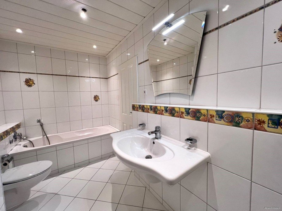 Badezimmer Abb. 2 Etagenwohnung Hilden