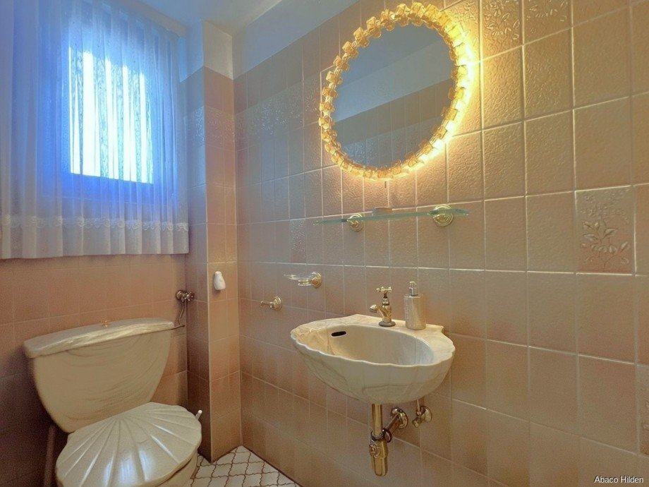 EG G�ste-WC Doppelhaush�lfte Hilden