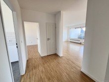 Diele Abb. 1 Modernes Penthouse mit Sonne, Stil & Skylineblick
