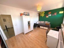 OG Kind Viel Platz f�r Familie und Arbeit - Zweifamilienhaus mit B�ro in Neuss-Hoisten